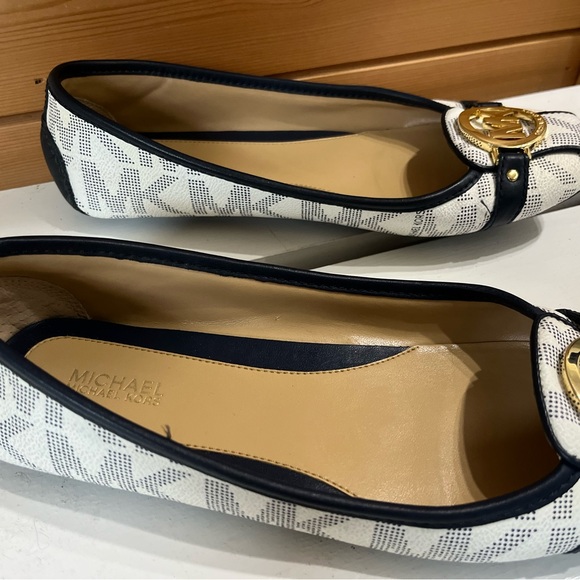 Michael Kors Navy and White Flats 7.5 - Picture 2 of 12